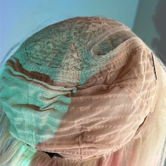 Synthetic bob blonde wig - Picture 8 of 8